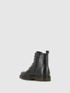 Botins com Atacadores em Preto